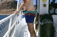 Fred mit Sonnenbrand am Deck des Ausflugsboots