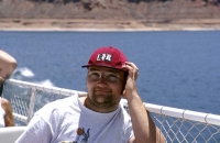 Ich am Deck des Ausflugsboots