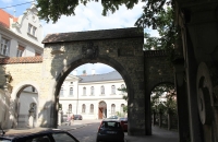 Torbogen des Thurn und Taxis-Komplexes