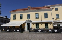 Cafe neben Rathaus in Uddevalla