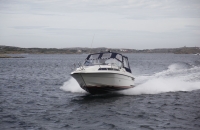 Flottes Boot in den Schären