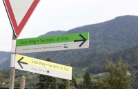 Wegweiser am Sissi-Weg