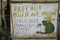Originelles Schild bei den Fischbänken