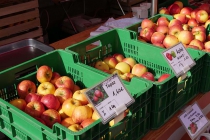 Rote Äpfel am Markt in Lindau