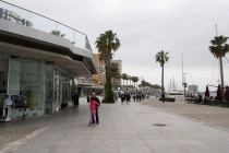 Allerlei Shops im Hafen von Malaga