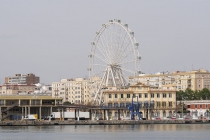 „Riesenrad“ nahe dem Hafen in Malaga