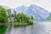 Haus am Ufer des Hallstättersees